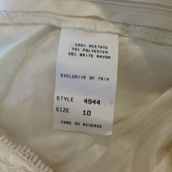 Vintage Wedding Dress UNITE! Ivory Lace Shell with Lining Long with Slit on Left - Picture 14 of 15